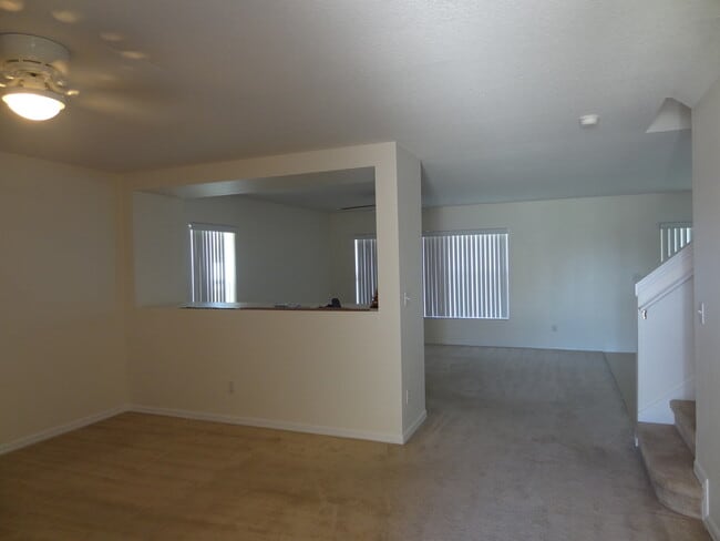 Building Photo - 3 Bedroom, 2.5 Bathroom Home with Bonus Lo...