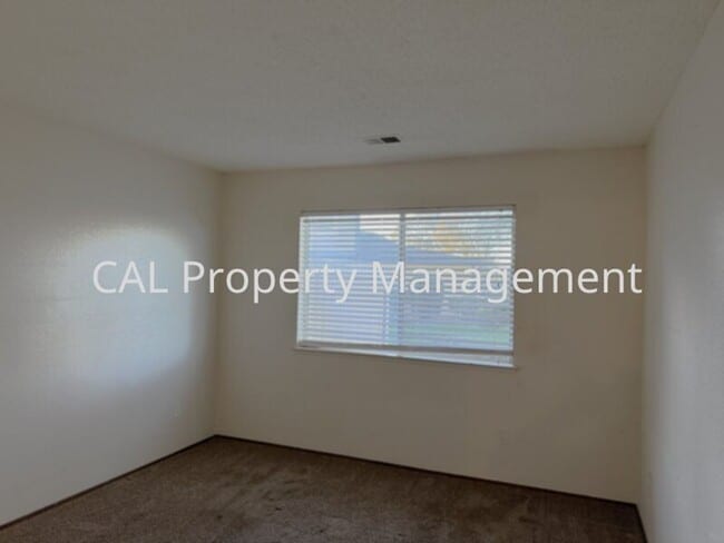 Foto del edificio - Northgate Village Condo 2-Bedroom 1-Bathroom!