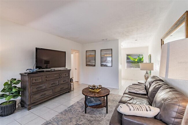 Foto del edificio - 607 Betmor Ln