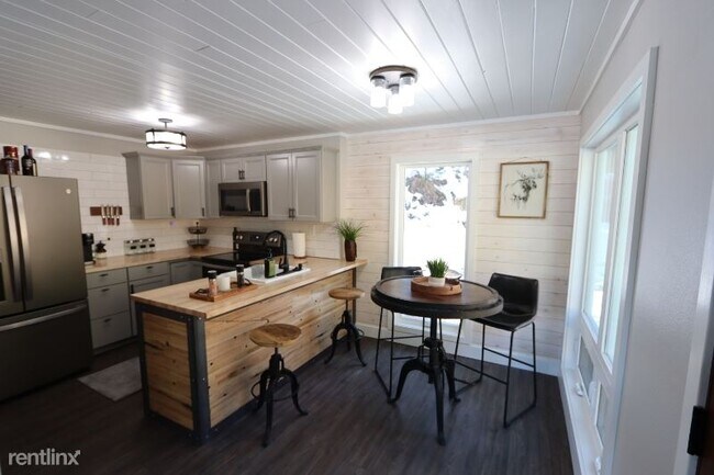 Building Photo - 2 br, 2 bath House - 1268 Spring Valley Rd