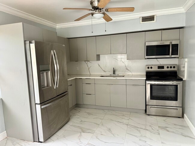 Foto del edificio - 1161 NW 116th St