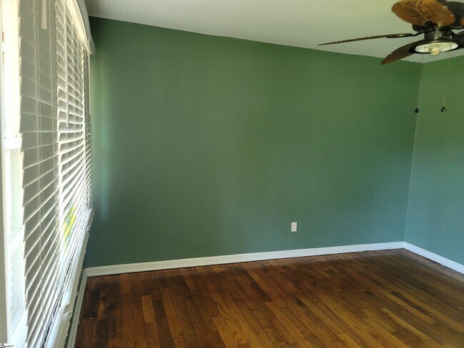 Foto del edificio - 413 Barclay Ave