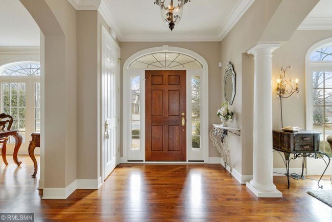 Foto del edificio - 9648 Bennett Pl