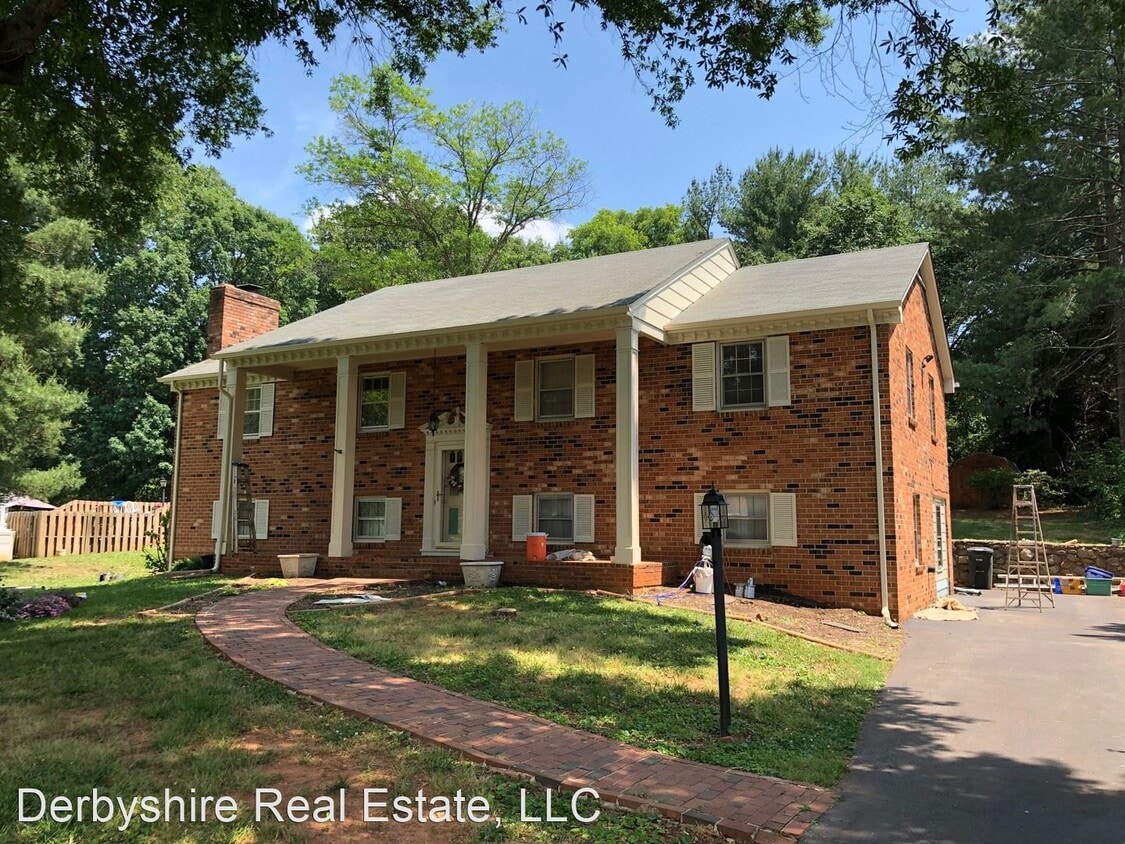 108 Hunterdale Dr, Lynchburg, VA 24502 Room for Rent in Lynchburg, VA