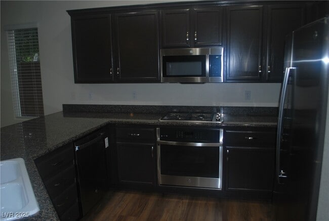 Building Photo - 10031 Cranbrook Falls Ct