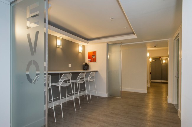 Foto del edificio - 10 Brainerd Rd