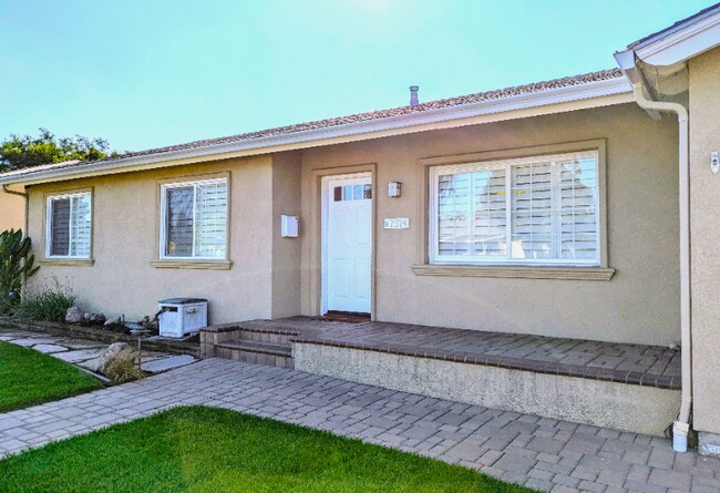 Foto del edificio - 7674 Millbrook Ave