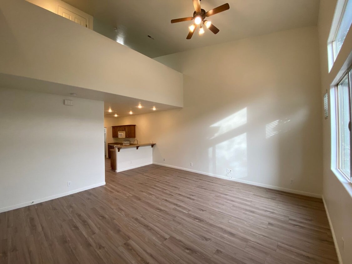 Primary Photo - NEWLY RENOVATED SPACIOUS TOWNHOME!