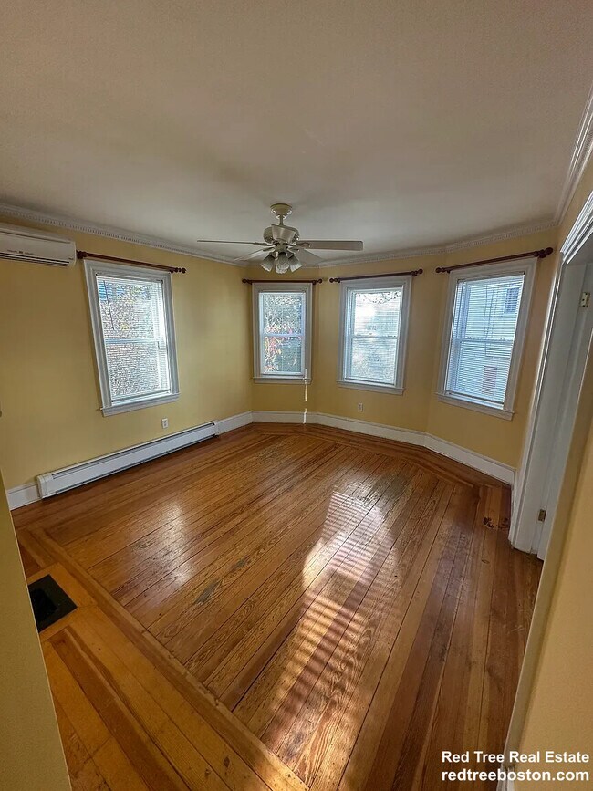 Building Photo - 28 Montfern Ave