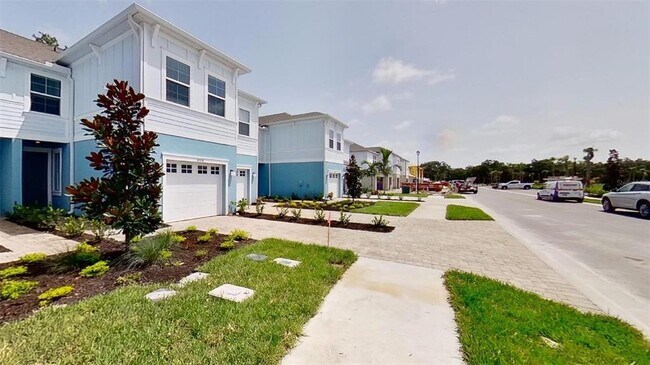 Building Photo - 3060 Via Sienna Cir