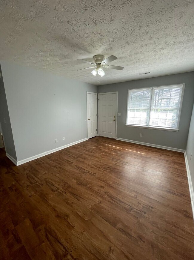 Foto del edificio - 1313 &amp; 1315 Avenue C SE