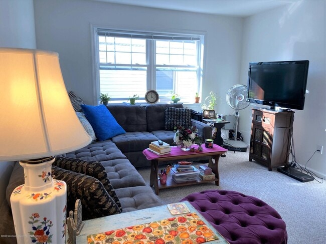 Foto del edificio - 211 Brinley Ave