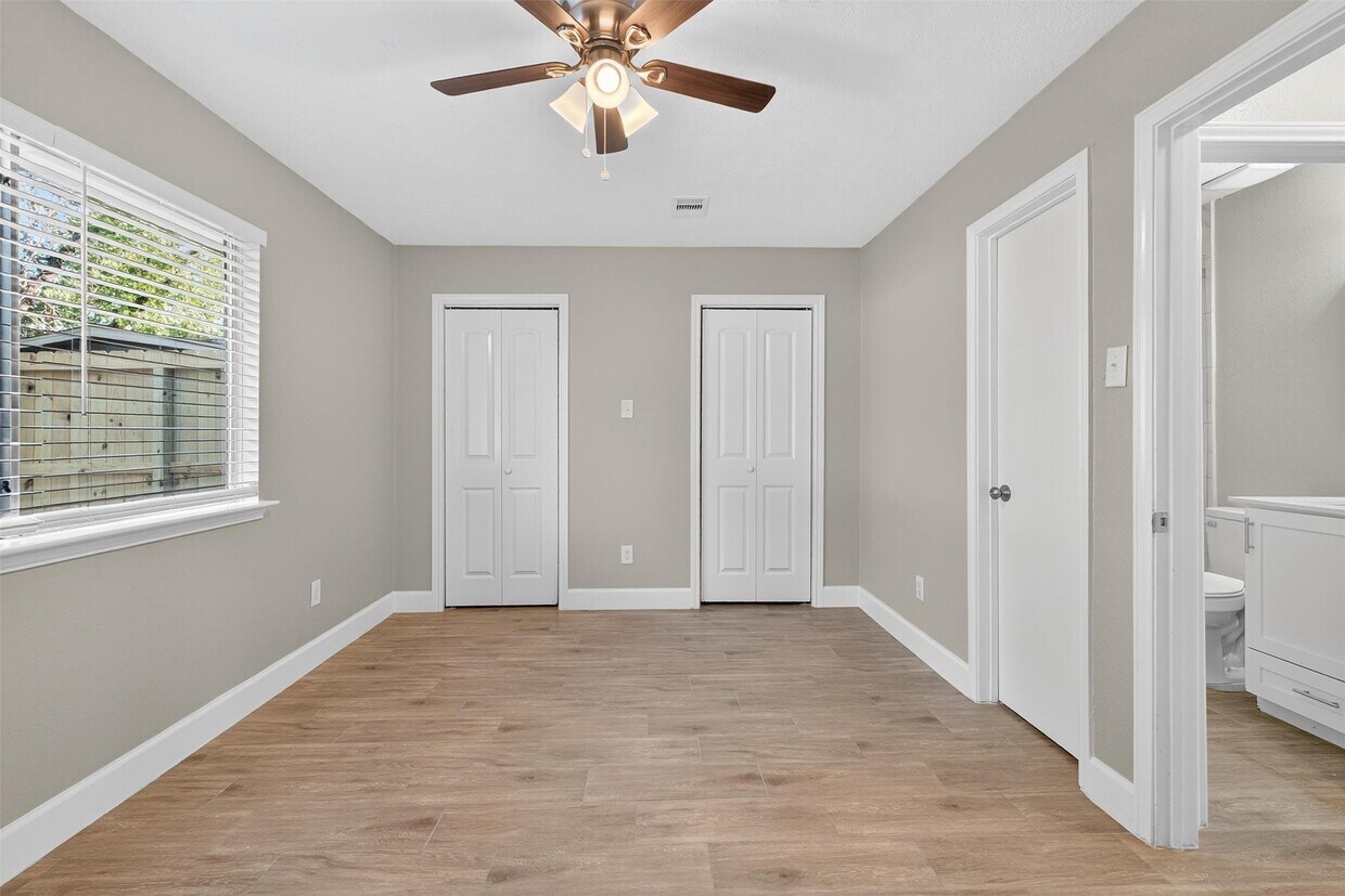 Foto del edificio - 11046 Rainbow Glen Dr