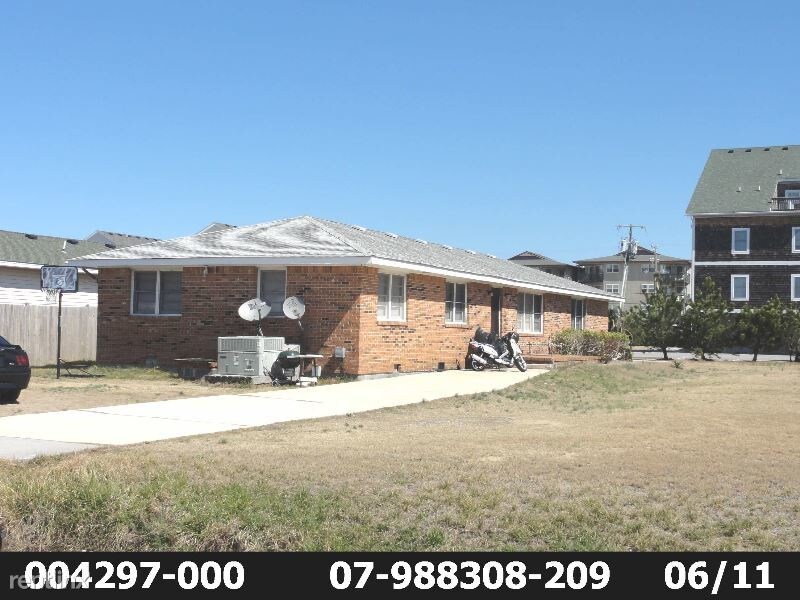 1009 S Memorial Blvd, Kill Devil Hills, NC 27948 Condo for Rent in Kill Devil Hills, NC