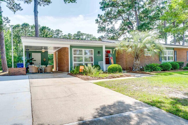 Building Photo - 3747 Spruce Dr