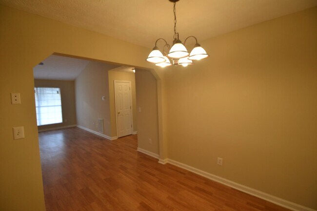 Building Photo - 106 Belair Ln