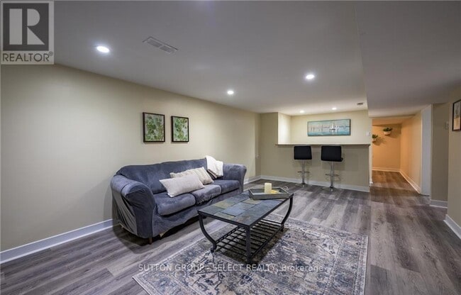 Building Photo - 6 Kirkton Ct