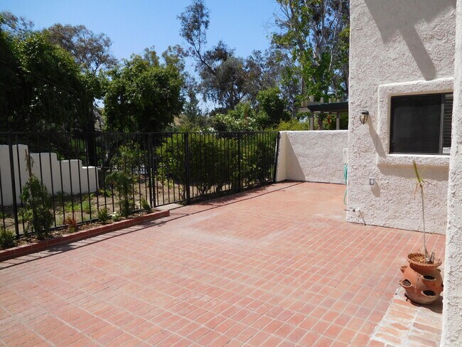 Foto del edificio - 583 Spyglass Ln