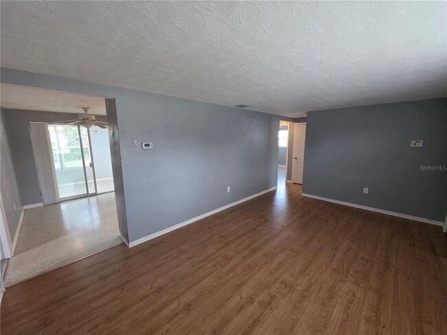 Foto del edificio - 4851 Phoenix Ave