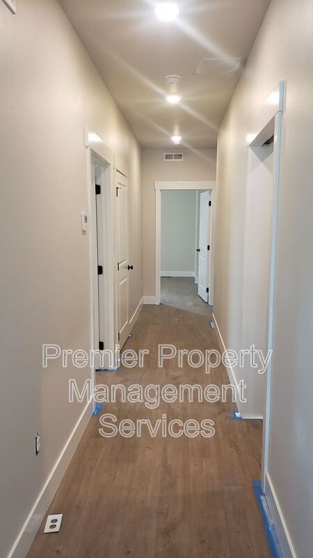 Building Photo - 6029 Elysian