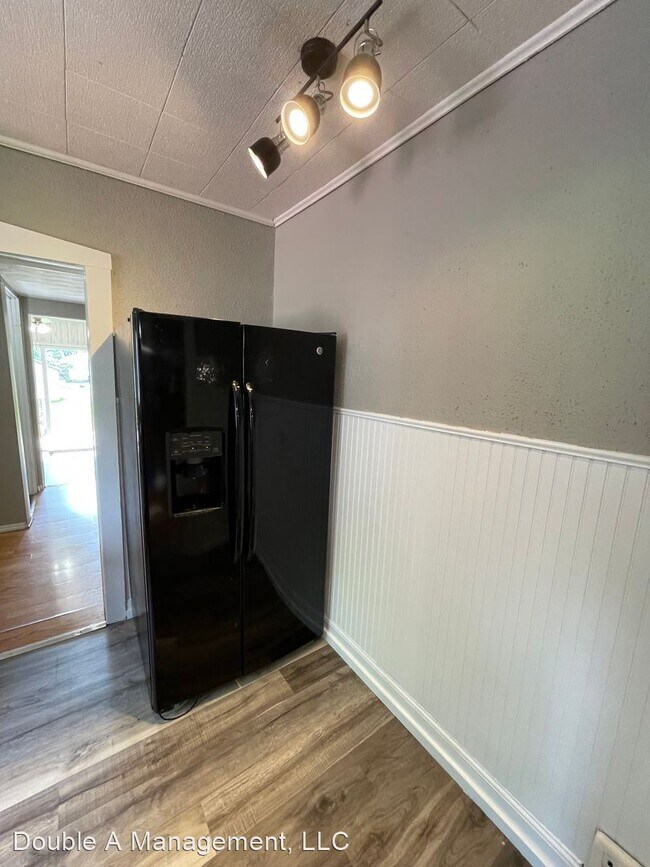 Foto del edificio - 5 br, 1.5 bath House - 319 Summit Ave.