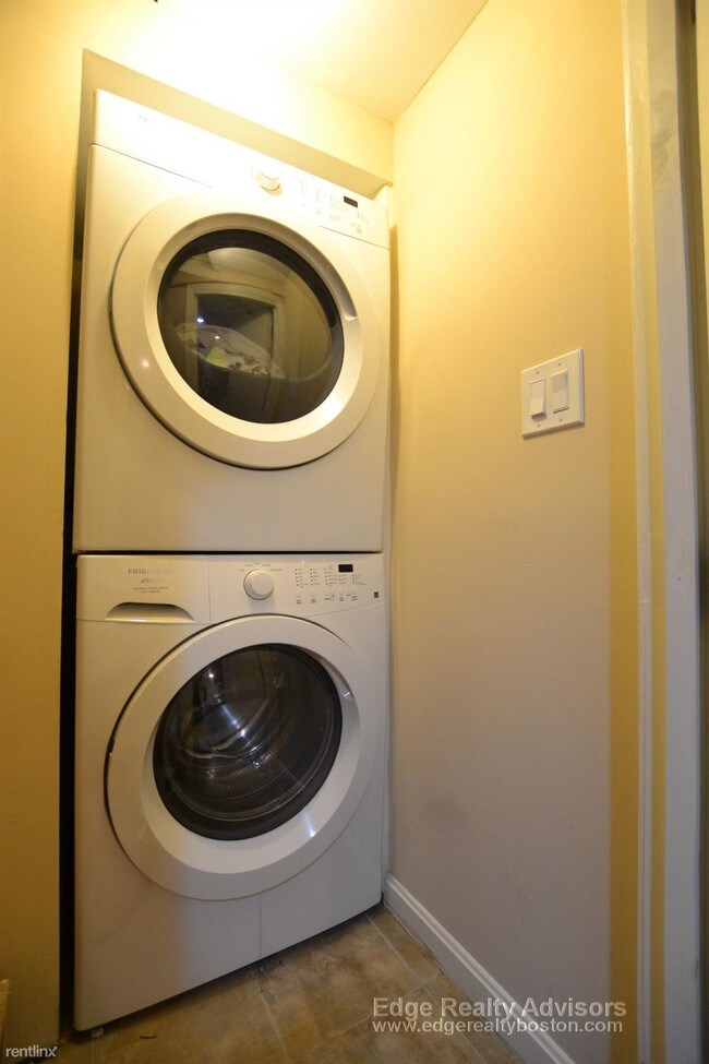 Foto del edificio - 24 Shepard St