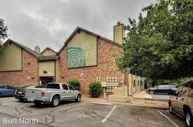 Building Photo - 1 br, 1 bath Apartment - 2507 Burleson Rd ...
