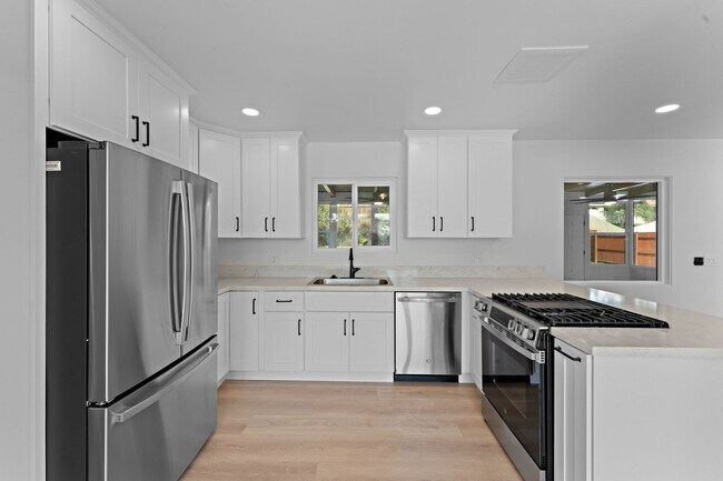 Foto del edificio - RV/trailer parking