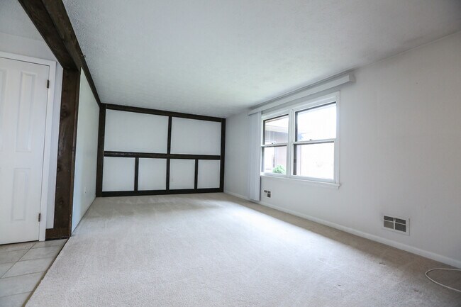 Building Photo - 98 Everwild Ln