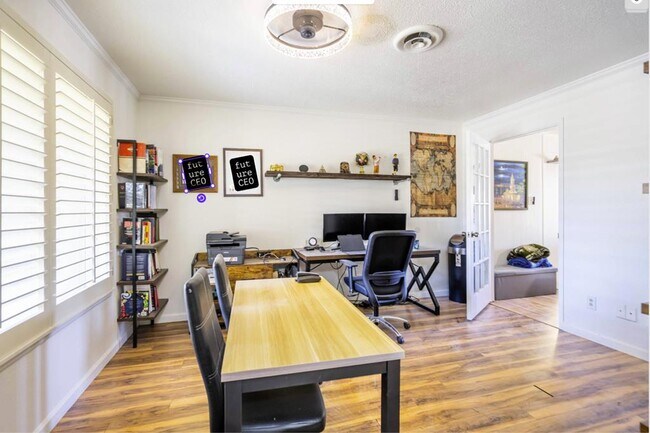 Building Photo - 3518 Fairmont Dr