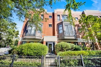 Building Photo - 948 W 15th Pl
