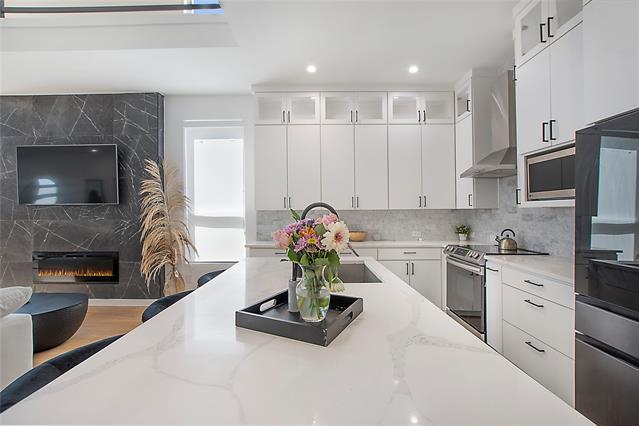 Building Photo - 415 Avenue L
