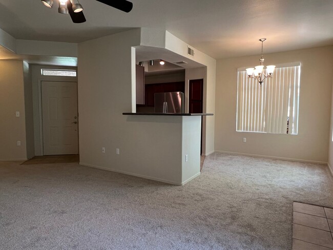 Foto del edificio - Ahwatukee 3 Bedroom - 2 Bath Condo in Beau...