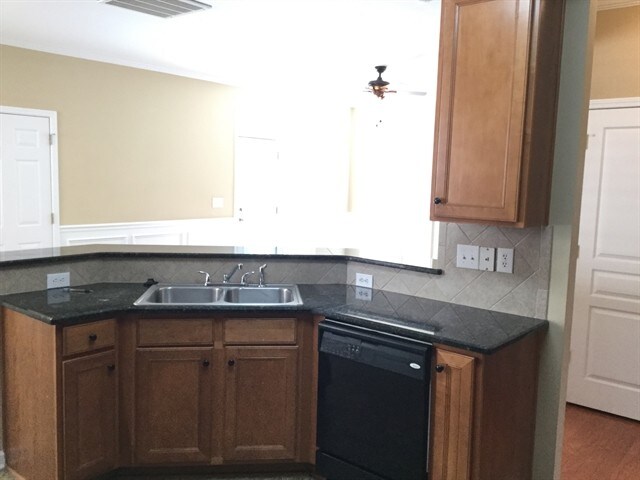 Foto del edificio - 8927 Cinder Ln