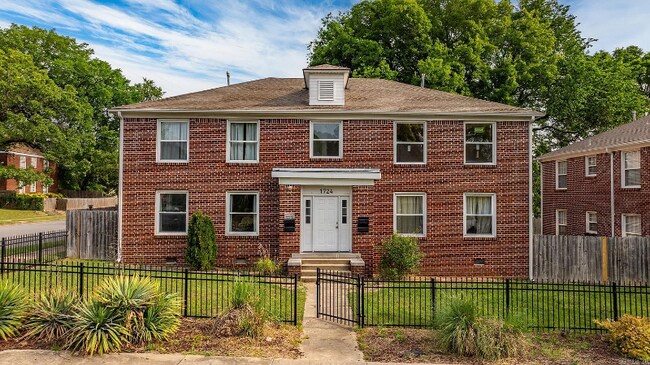 Building Photo - 1724 W 19th St