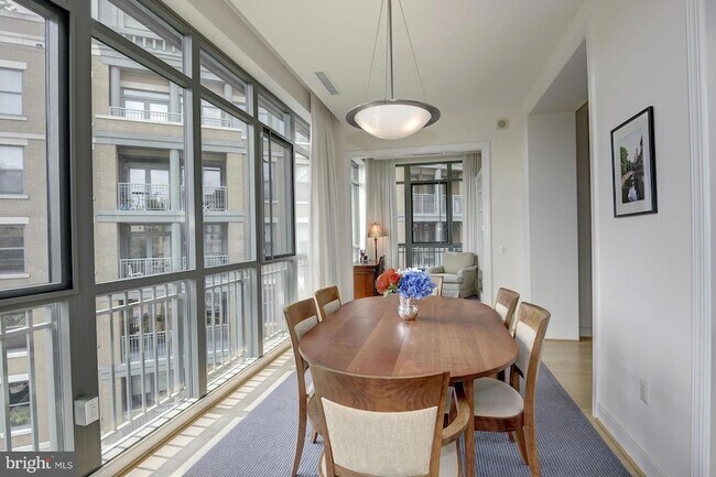 Foto del edificio - 2425 L St NW
