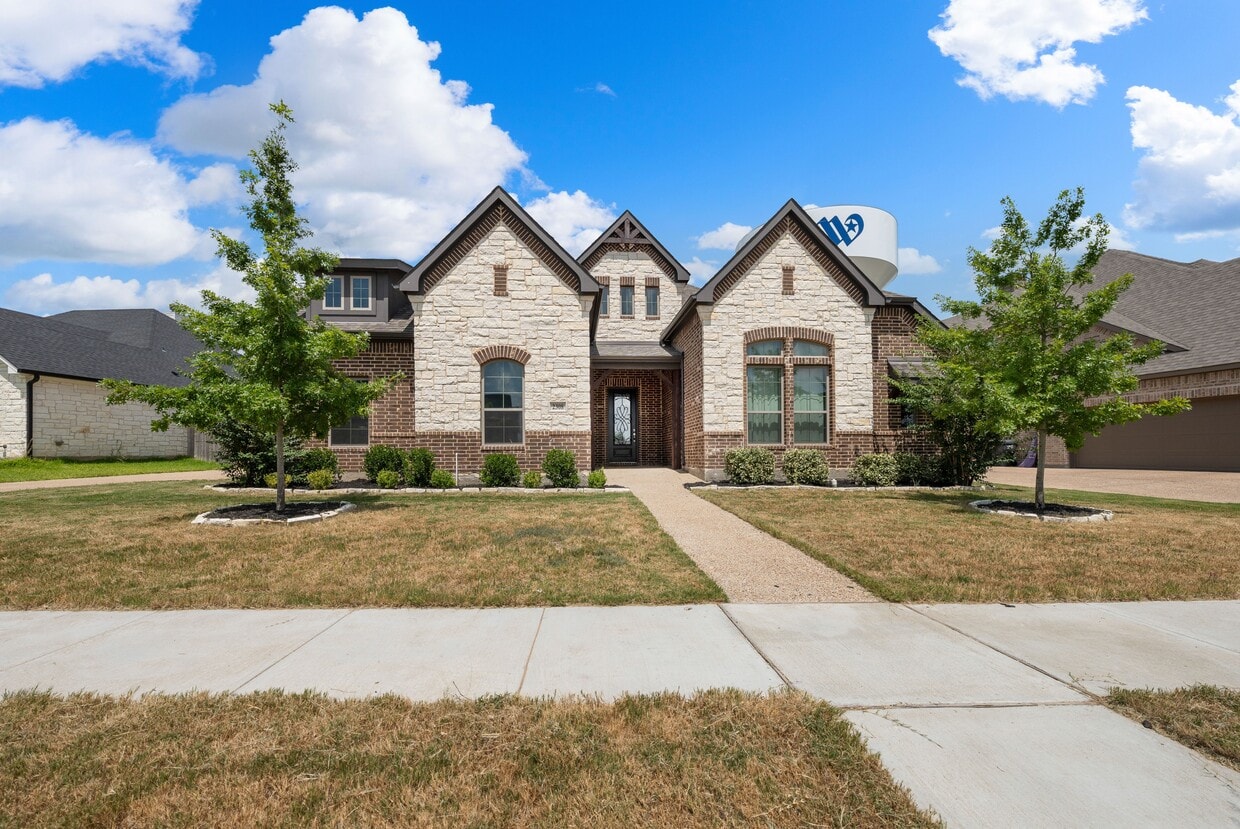 Primary Photo - 2308 Paddington Way