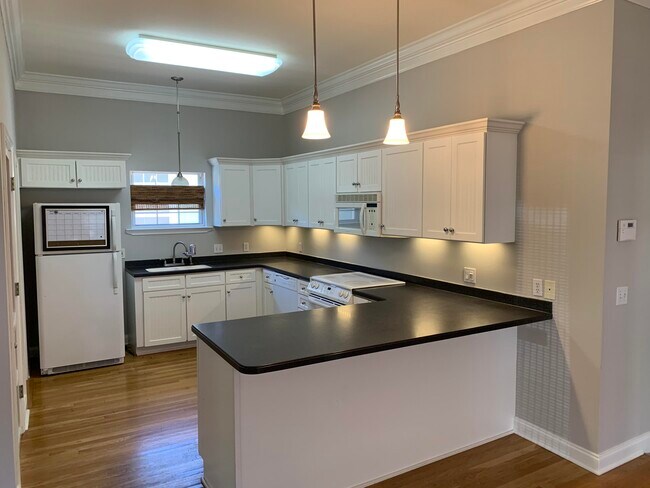 Foto del edificio - 4565 Woodwind Dr