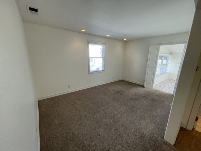Building Photo - 440 Olive Street