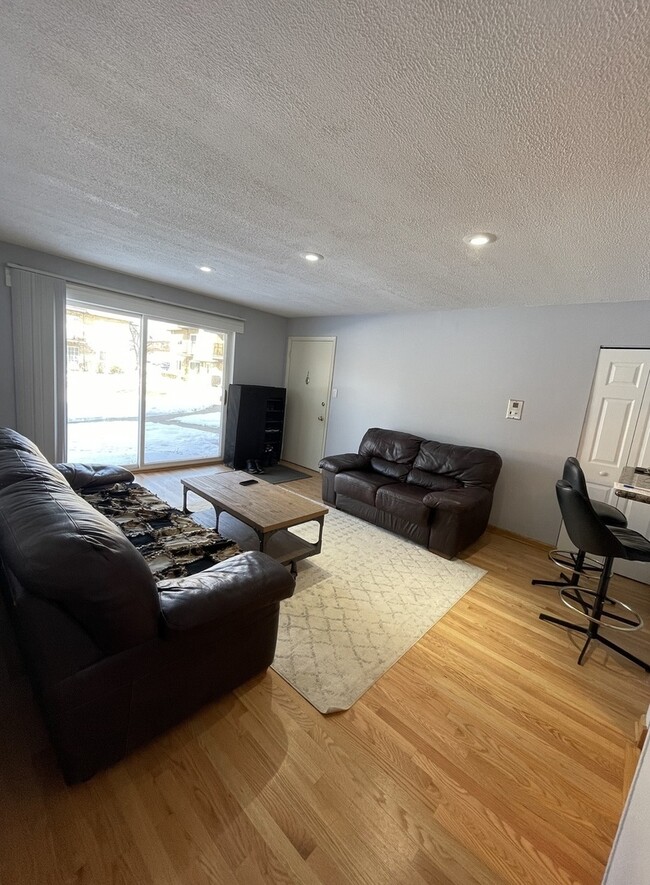 Building Photo - 9426 Bay Colony Dr
