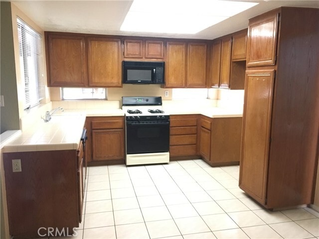 Building Photo - 1349 Crestmont Dr