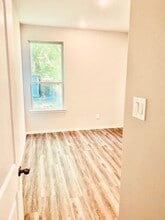 Building Photo - 11720 White Cedar St