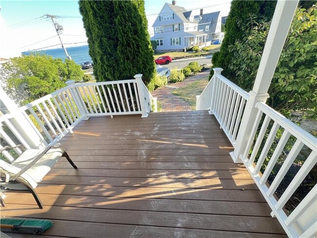 Foto del edificio - 141 Grovers Ave