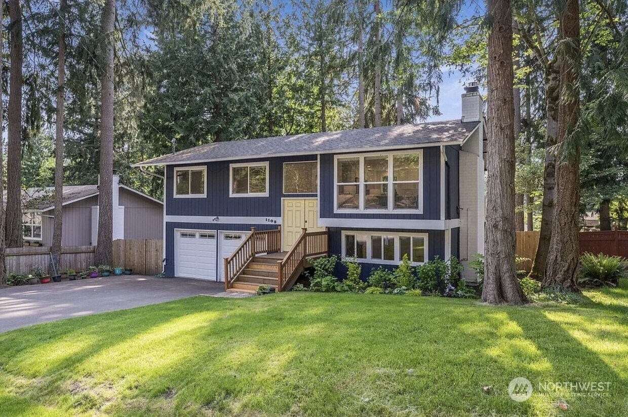 Primary Photo - 1109-1211 211th Pl NE