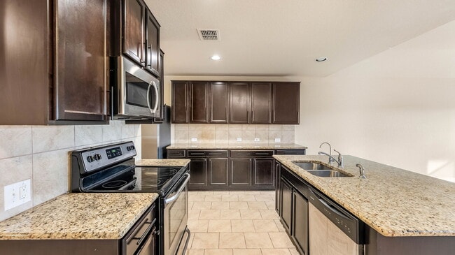 Foto del edificio - 11310 Eagle Tree