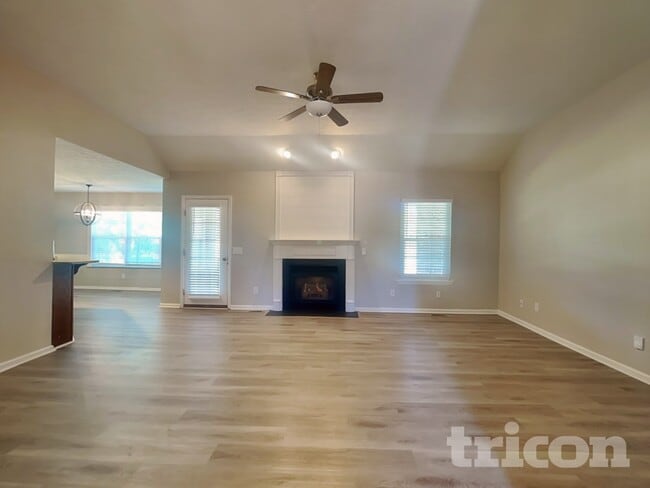 Building Photo - 146B Waterford Way