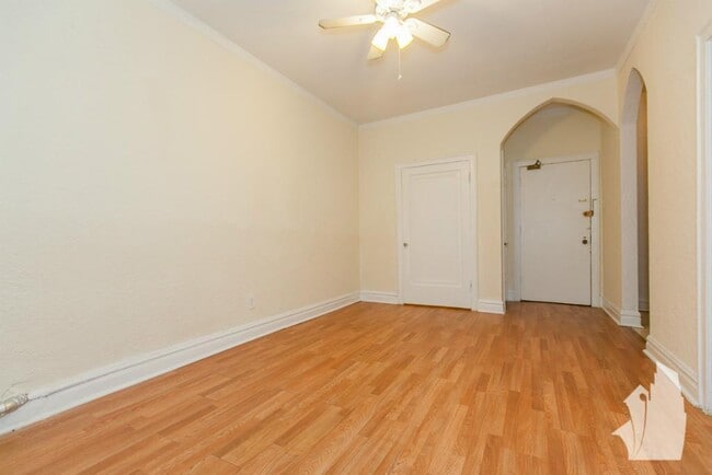 Building Photo - 4828 N Damen Ave