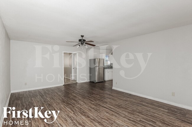 Building Photo - 2202 Lockwood Dr