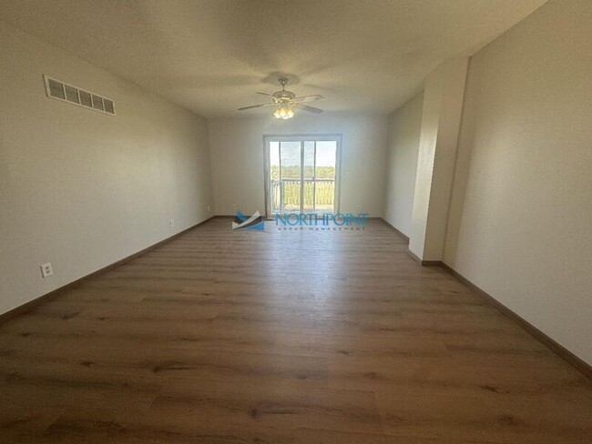 Foto del edificio - 1302 Hollyhock Dr