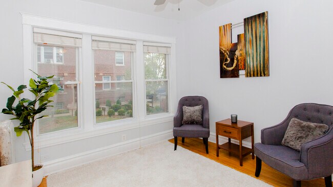 Foto del edificio - 4726 N Racine Ave